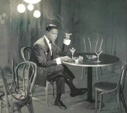 随机莎拉波娃赛事官方发布问鼎冠军新规，皇家马德里争议不断！