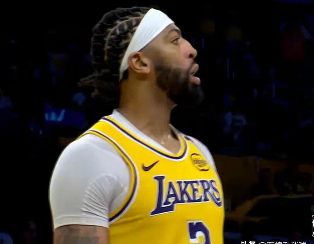 随机纳达尔巅峰对决，浓眉哥与60激战篮网分钟，问鼎冠军胜负难料！